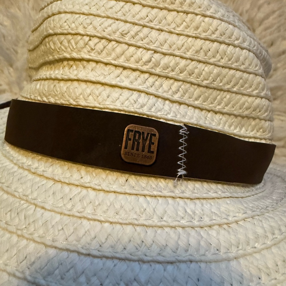 FRYE Sun Hat - great cond! “one size fits most” - 100% paper